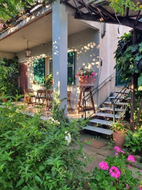 Bed and Breakfast Casa Cambini Marina di Massa Exterior foto